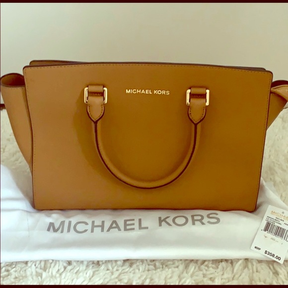 Michael Kors Handbags - Michael Kors Leather Satchel